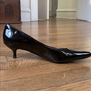 Paten leather kitten hill black shoes